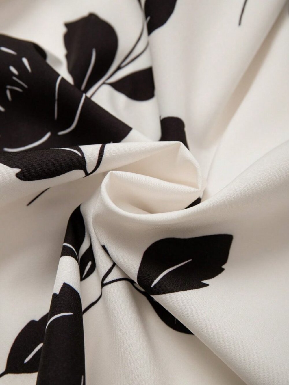 Black And White Relaxed Women's Plus Size Floral Tie Front Long Sleeve Shirt - Picture 4 of 5
